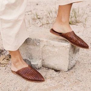 Like New | St Agni Leather Woven Mules | Sz 38